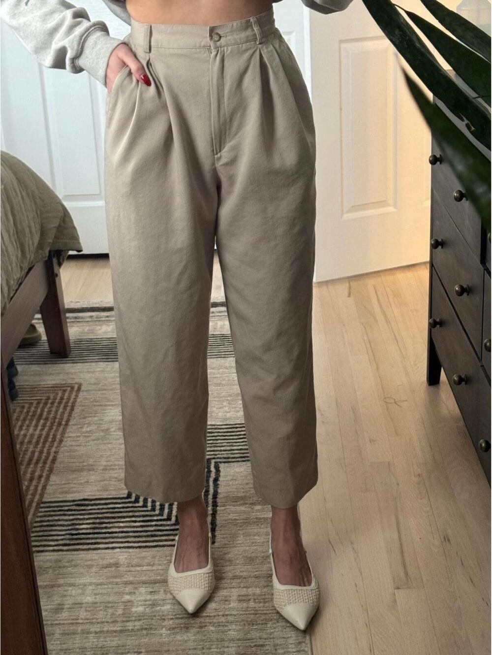 Liz Claiborne Beige Wool High-Waisted Cropped / Ankle Trousers Size 4